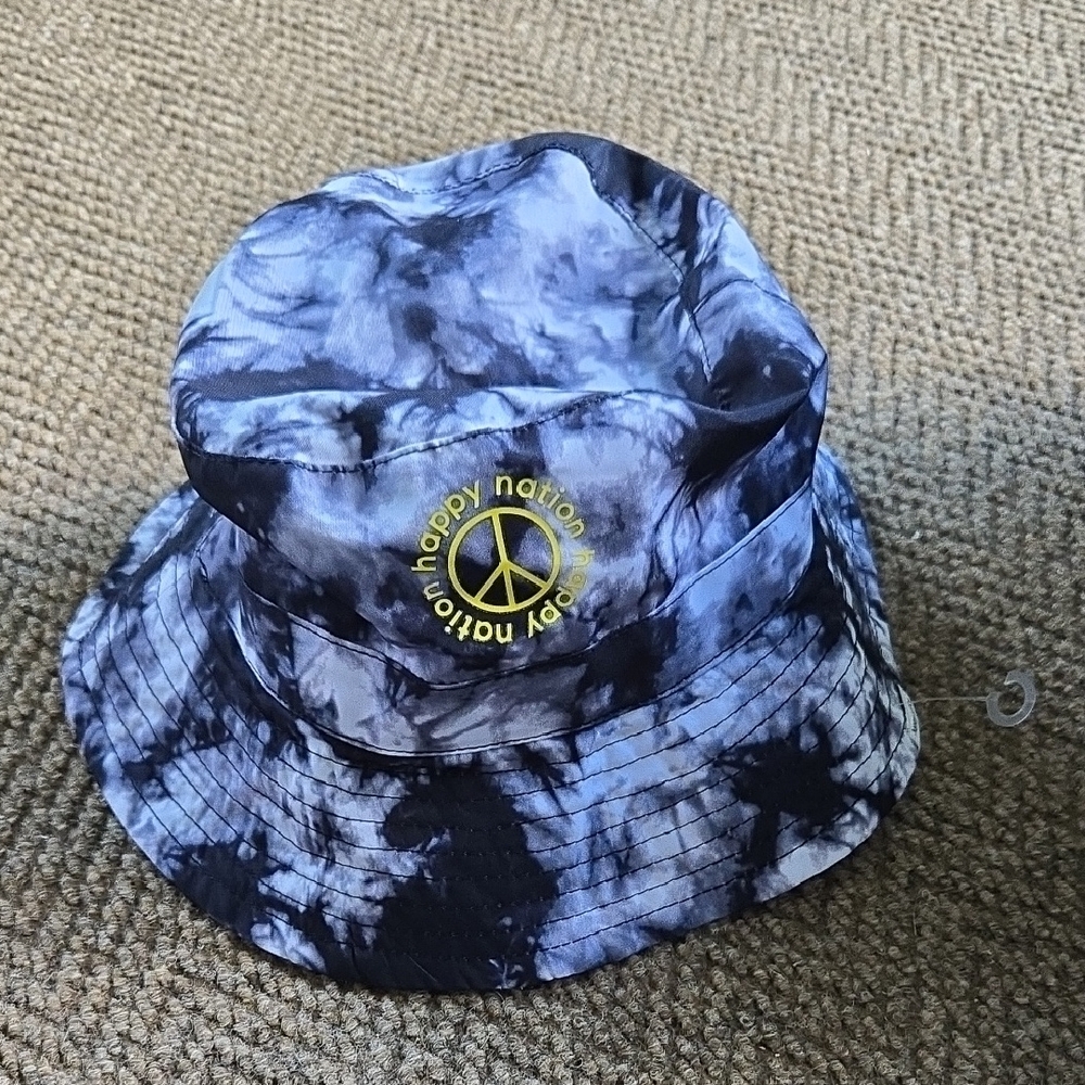 Happy Nation Tie-Dye Reversable Bucket Hat